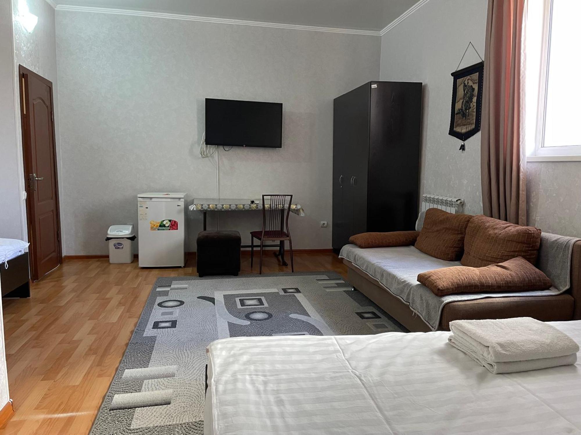 Fiveseasons Hostel Almaty Luaran gambar