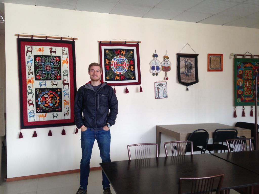 Fiveseasons Hostel Almaty Luaran gambar