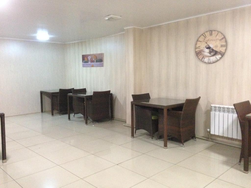 Fiveseasons Hostel Almaty Luaran gambar