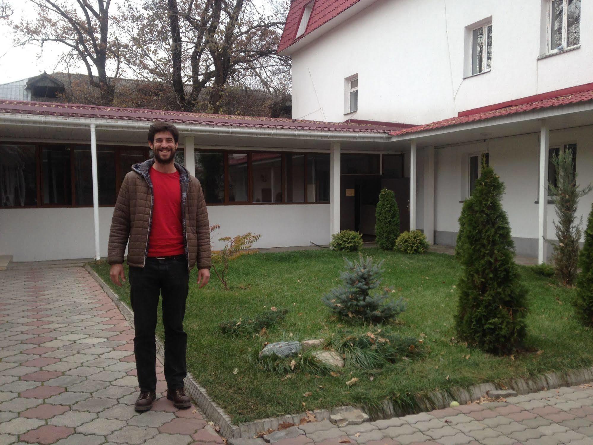 Fiveseasons Hostel Almaty Luaran gambar