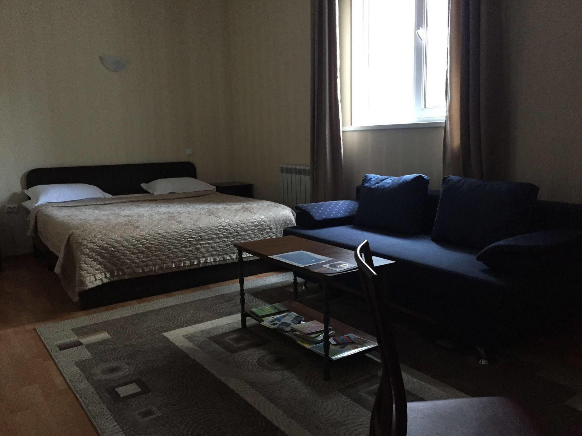Fiveseasons Hostel Almaty Luaran gambar