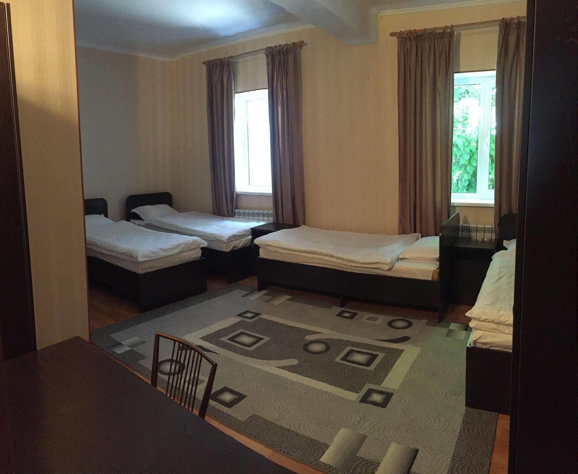 Fiveseasons Hostel Almaty Luaran gambar